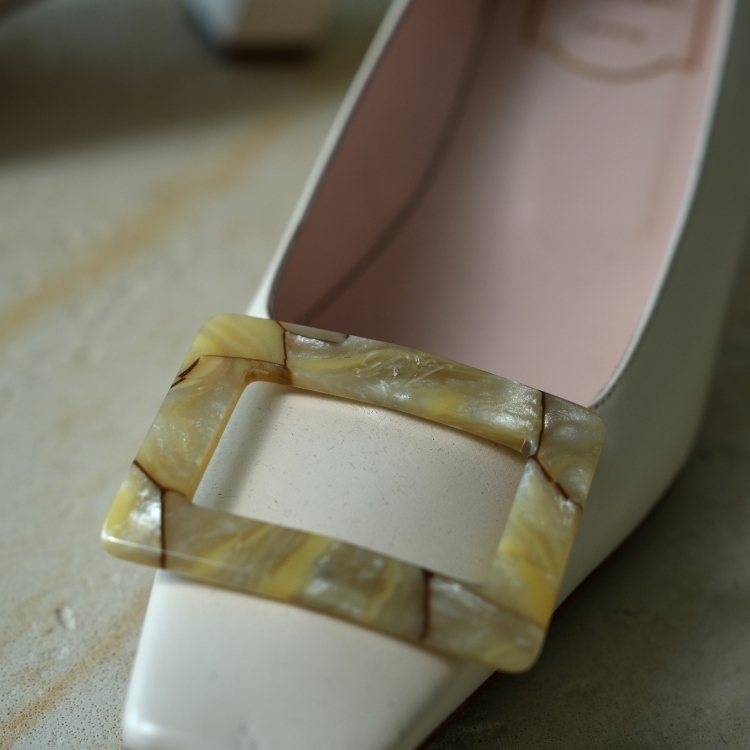 RV 白色琥珀方釦跟鞋 36號