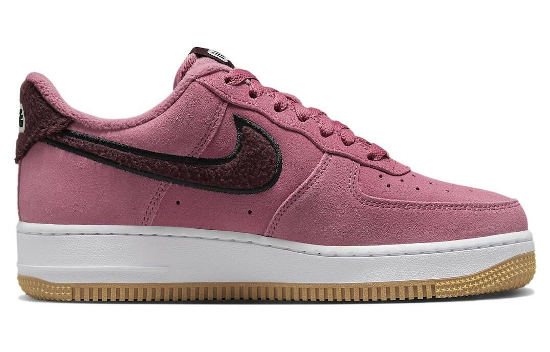 【代購】Nike Air Force 1 Low '07 Se Desert Berry Gum Fleece Women's