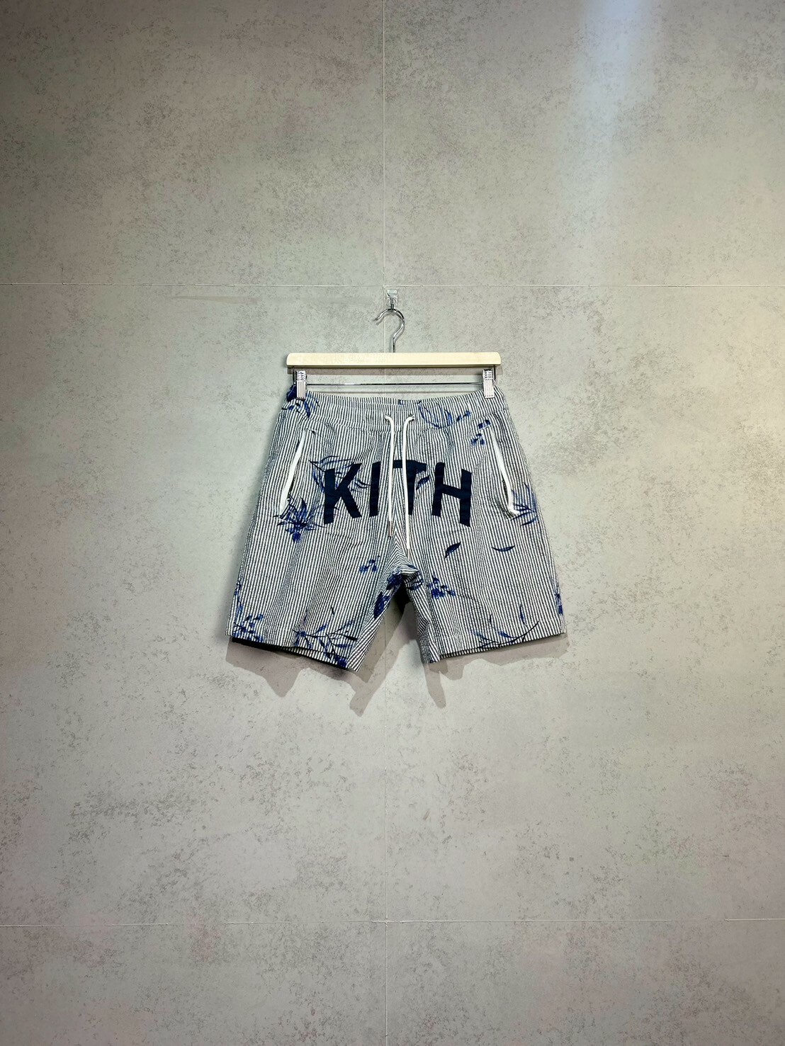 KITH Floral Print Seersucker Shorts SIZE XS