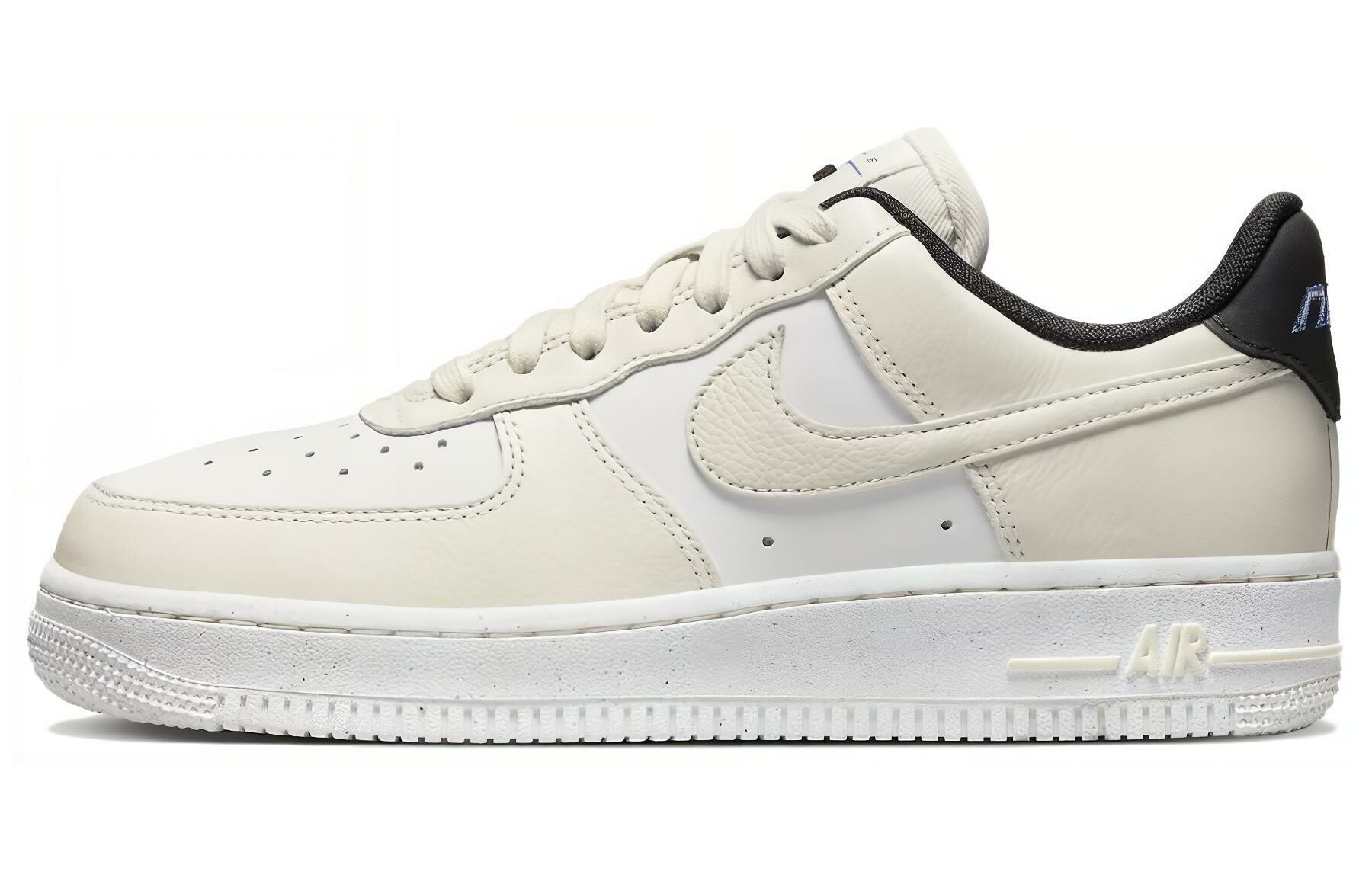 【代購】Nike Air Force 1 07 LX Coconut Milk Women's
