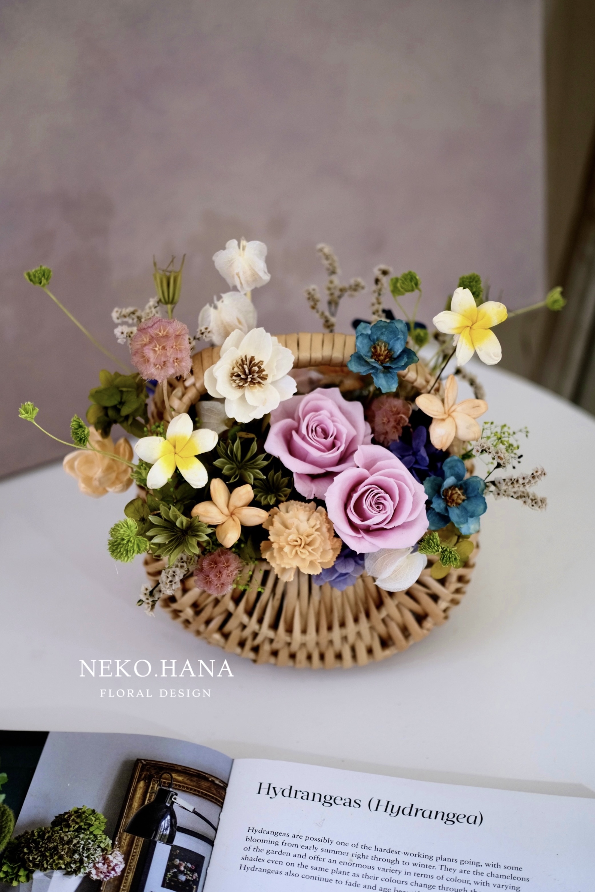 粉綠色玫瑰永生花提籃