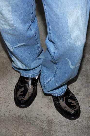 CONP 激光雕花樂福鞋