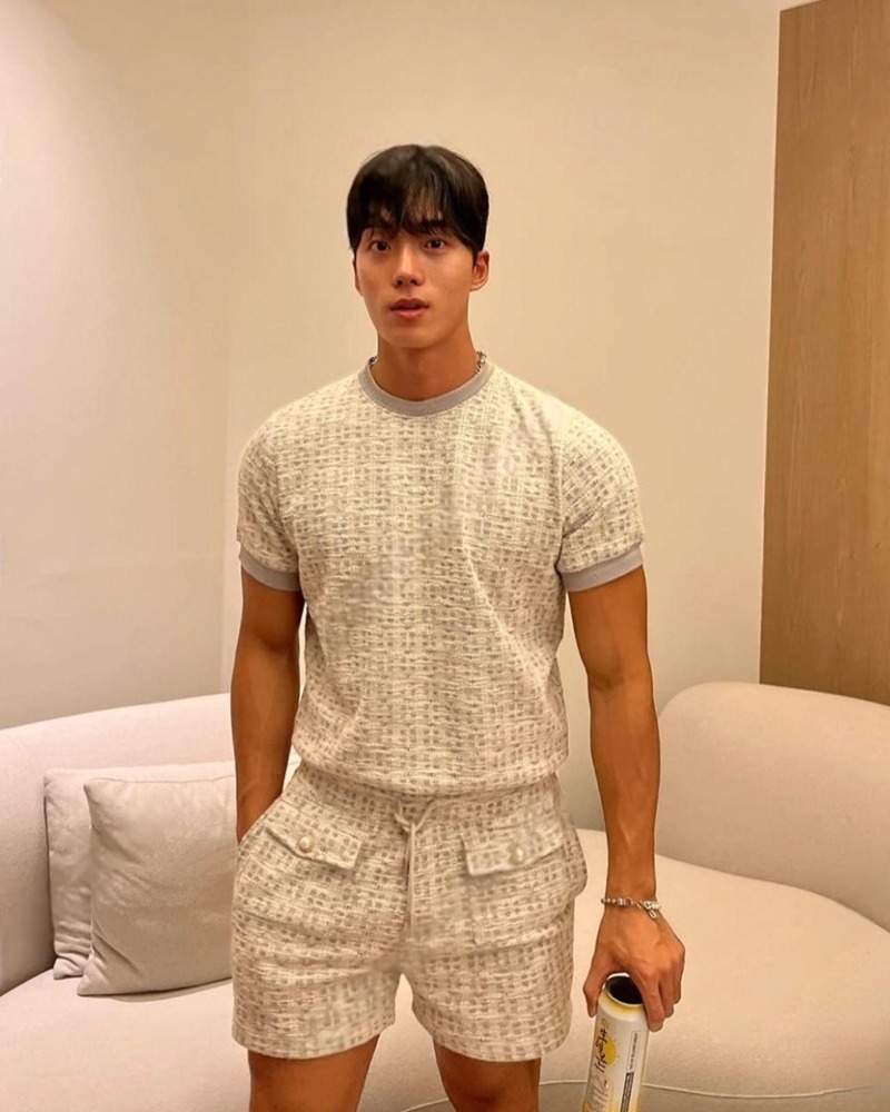 灰色粗花呢圓領上衣 小香扣短褲 套裝