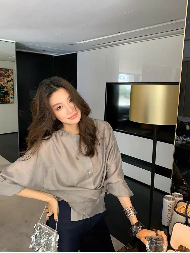 氣質感側釦收腰造型圓領上衣S-L / 2色 (Elegant & Love)