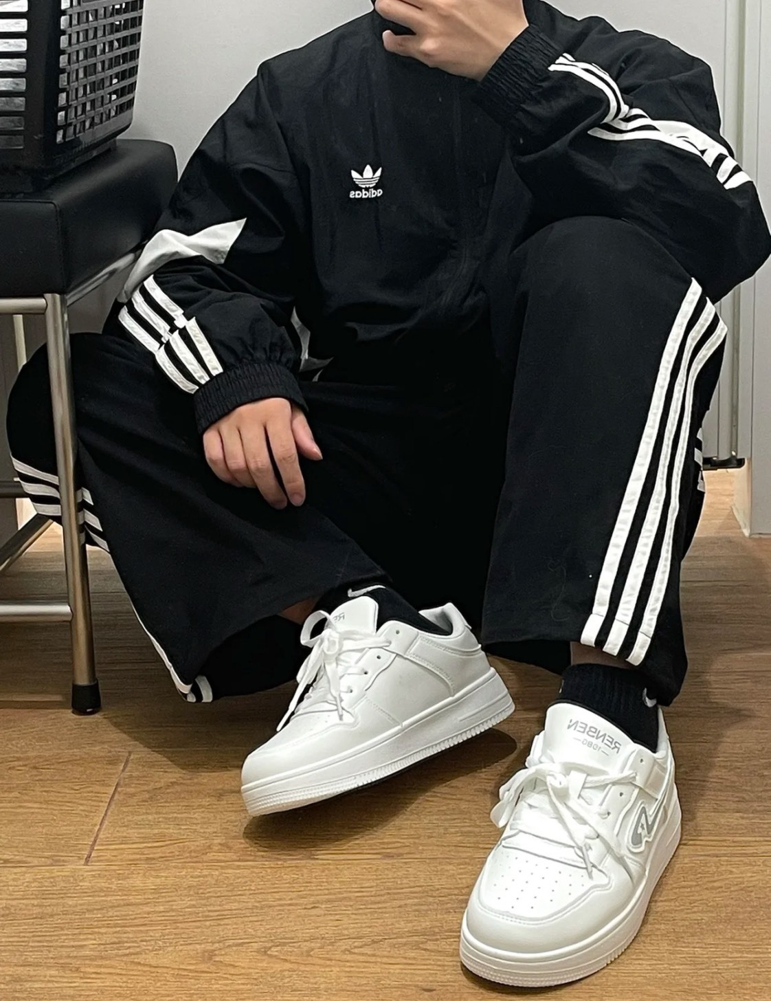 adidas originals 撞色Logo立領外套 黑 男款