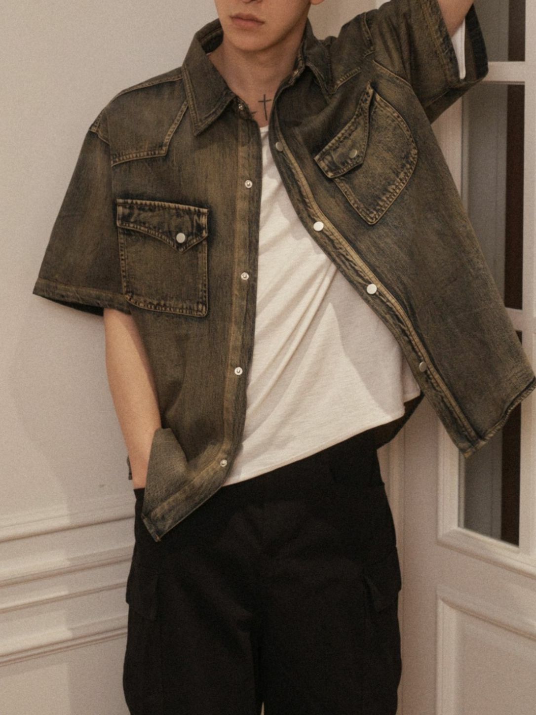 洗水牛仔短袖恤衫 OUR ROOM-070S