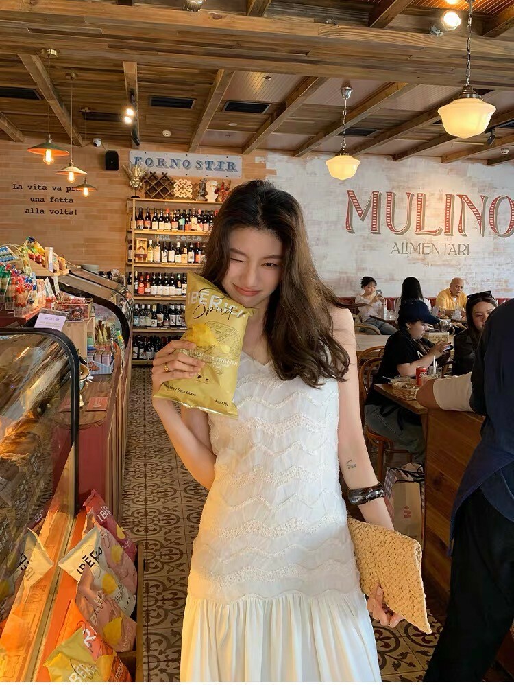 雲朵白波浪織紋感圓領無袖背心上衣S-L (Elegant & Love)