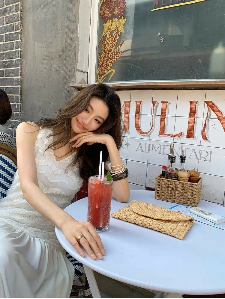 雲朵白波浪織紋感圓領無袖背心上衣S-L (Elegant & Love)