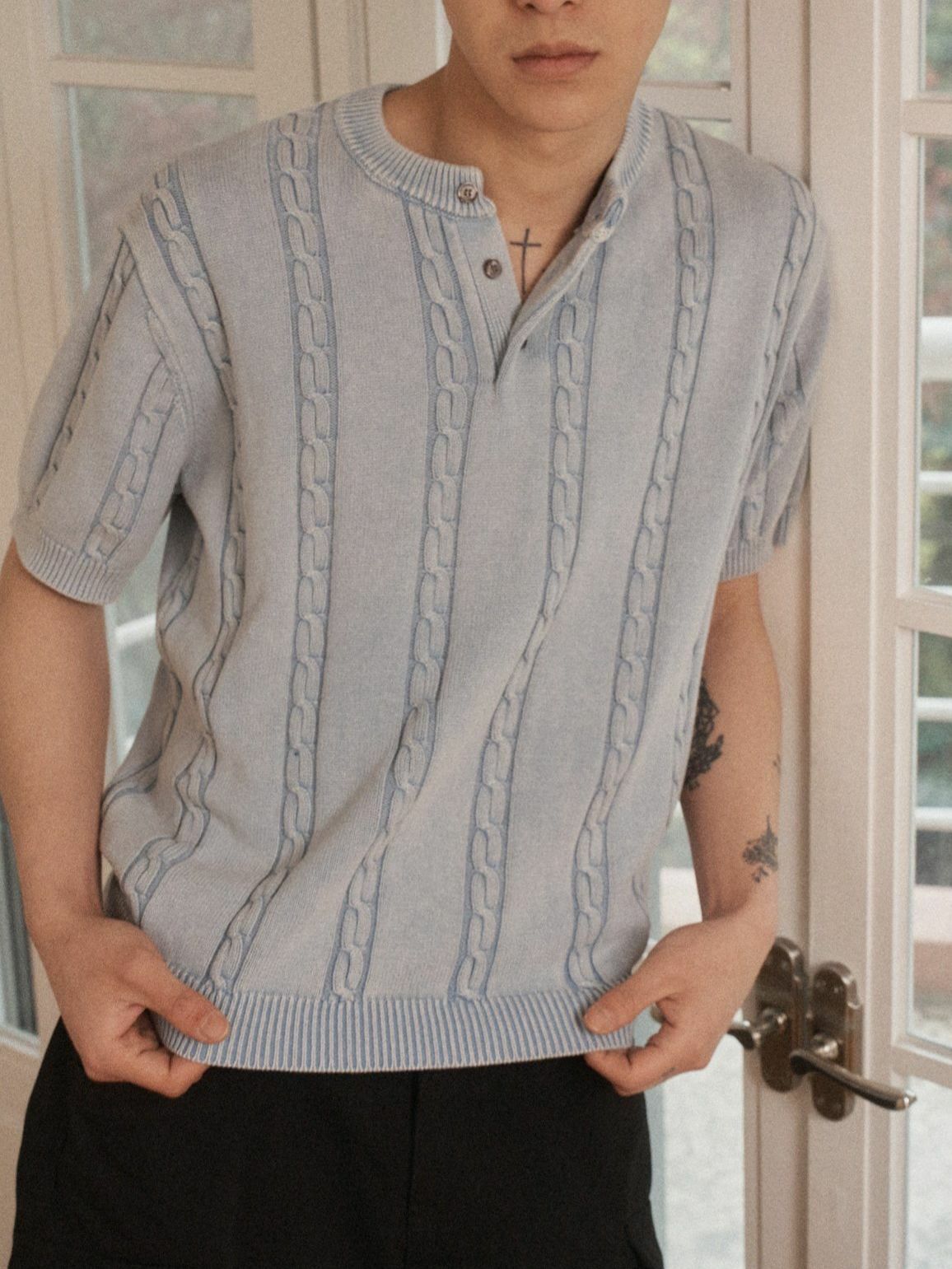 淨色圓領暗紋短袖Tee OUR ROOM-083T