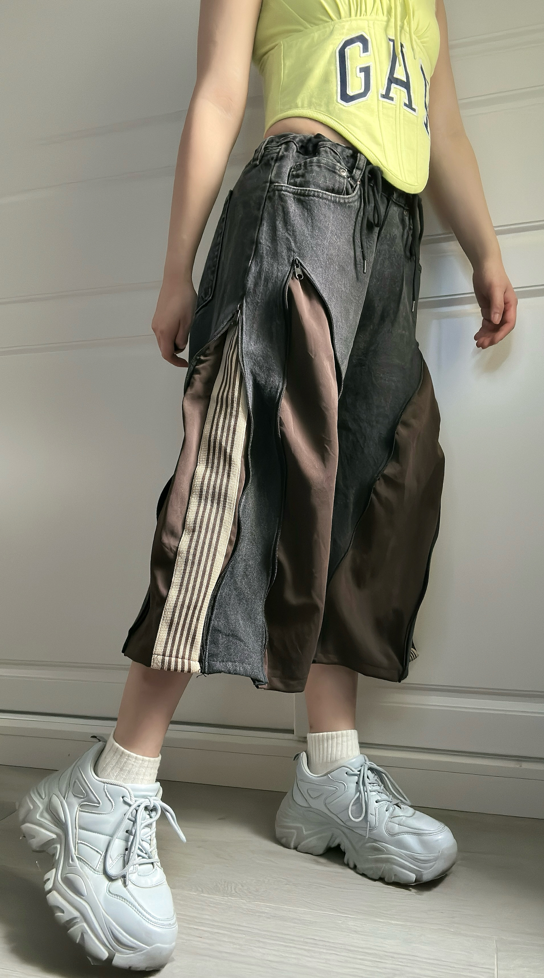 【售罄】泰國REMAKE 拉鏈併布黑色七分牛仔褲