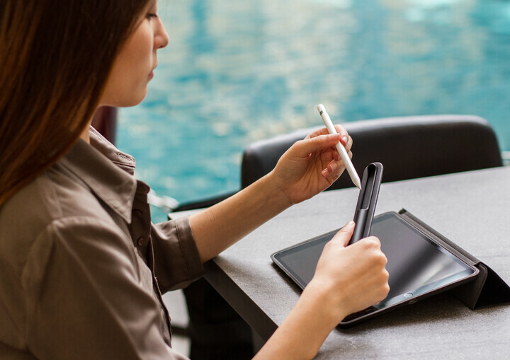 UNIQ Apple Pencil 專用磁吸保護筆套