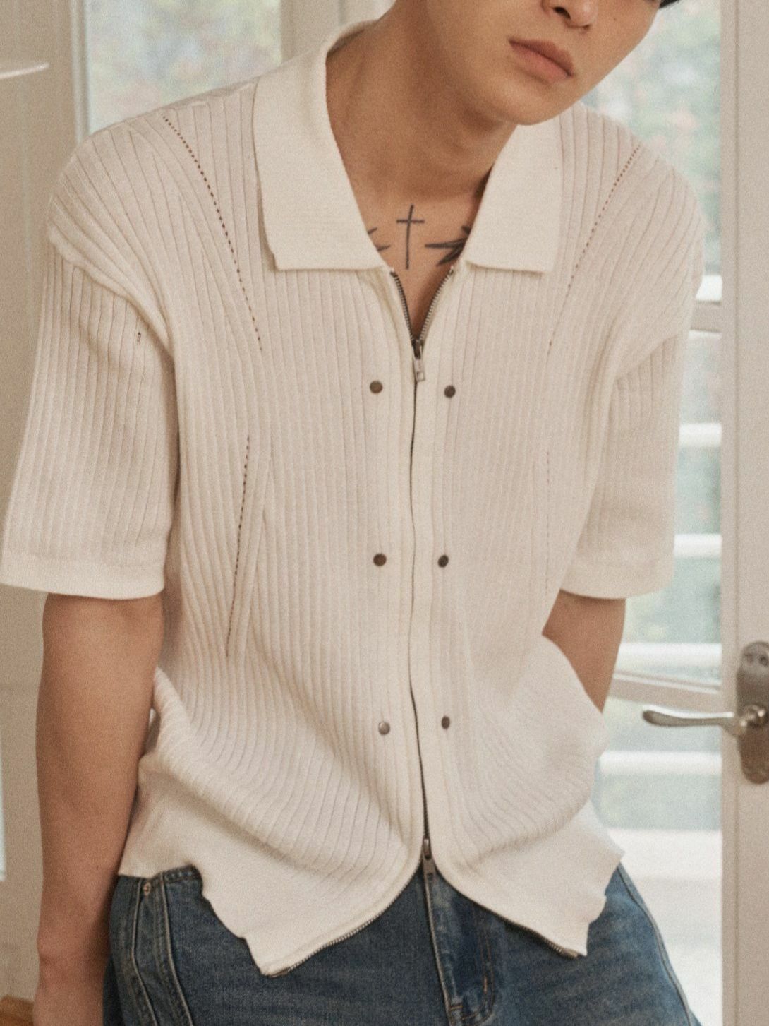 淨色反領暗紋拉鍊針織短袖外套 OUR ROOM-088JK