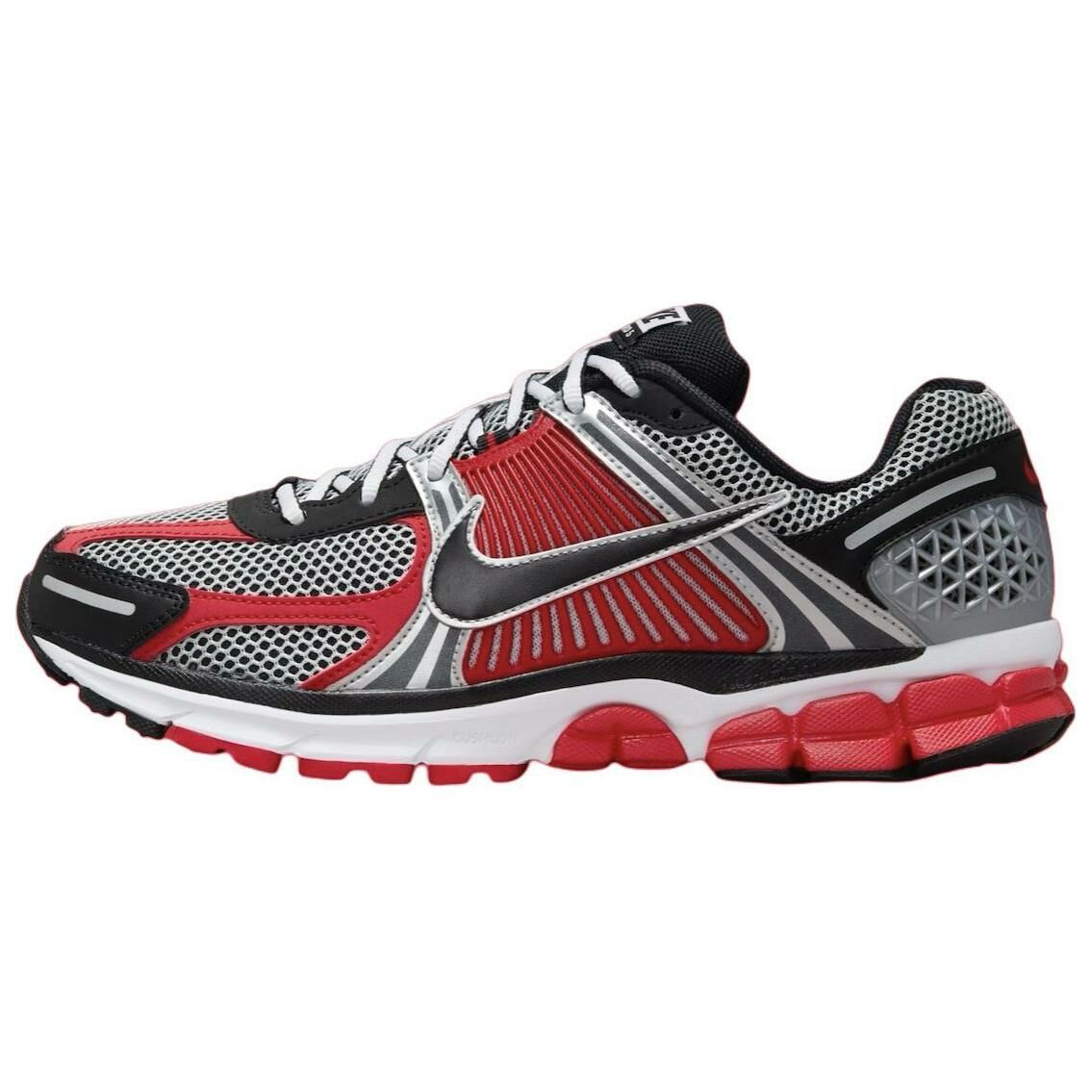 【代購】Nike Air Zoom Vomero 5 'Metallic Silver University Red'