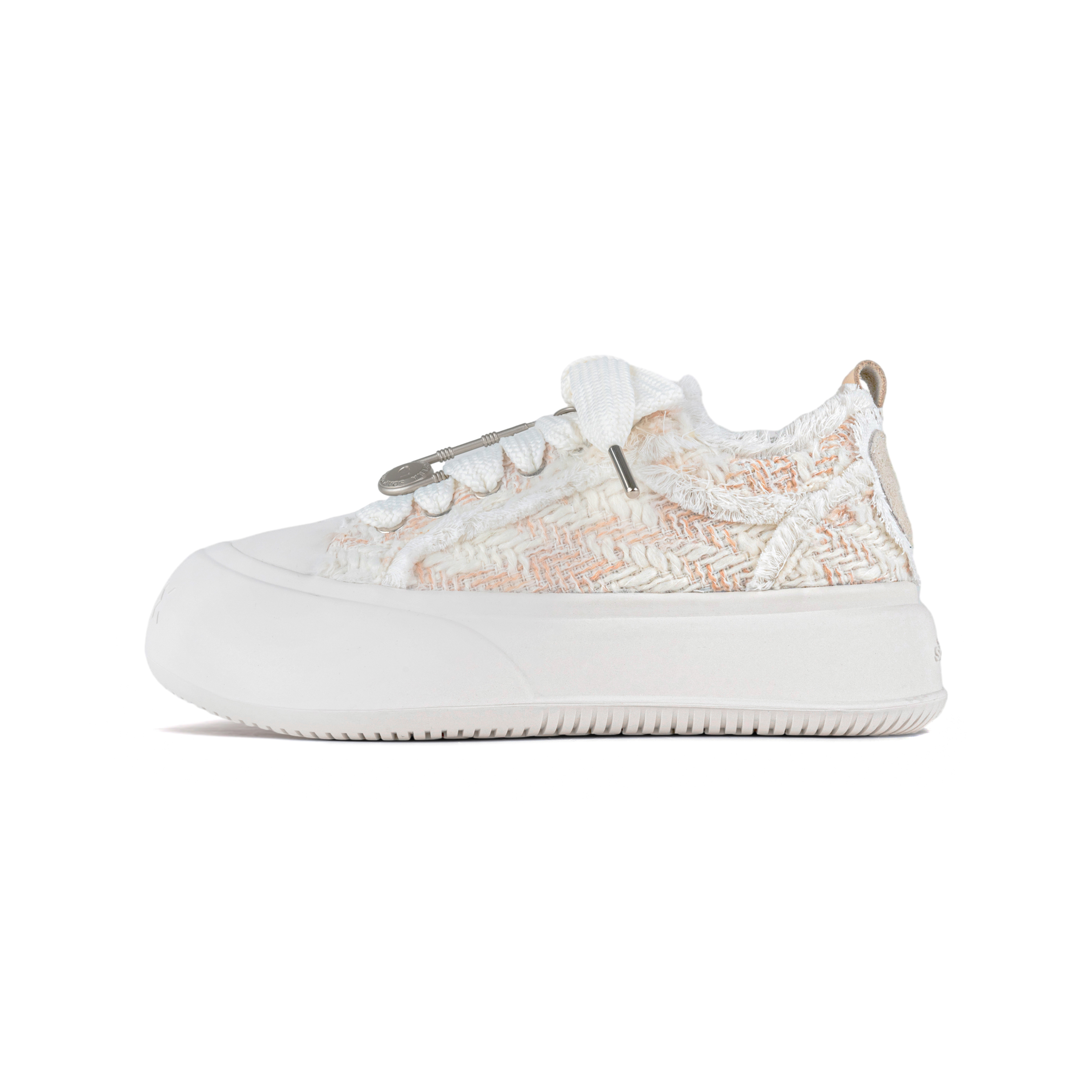 【代購】SOAP OPERA Fluffy Series Anti Slip And Wear Resistant Height Increasing Low Top Canvas Shoes Unisex White