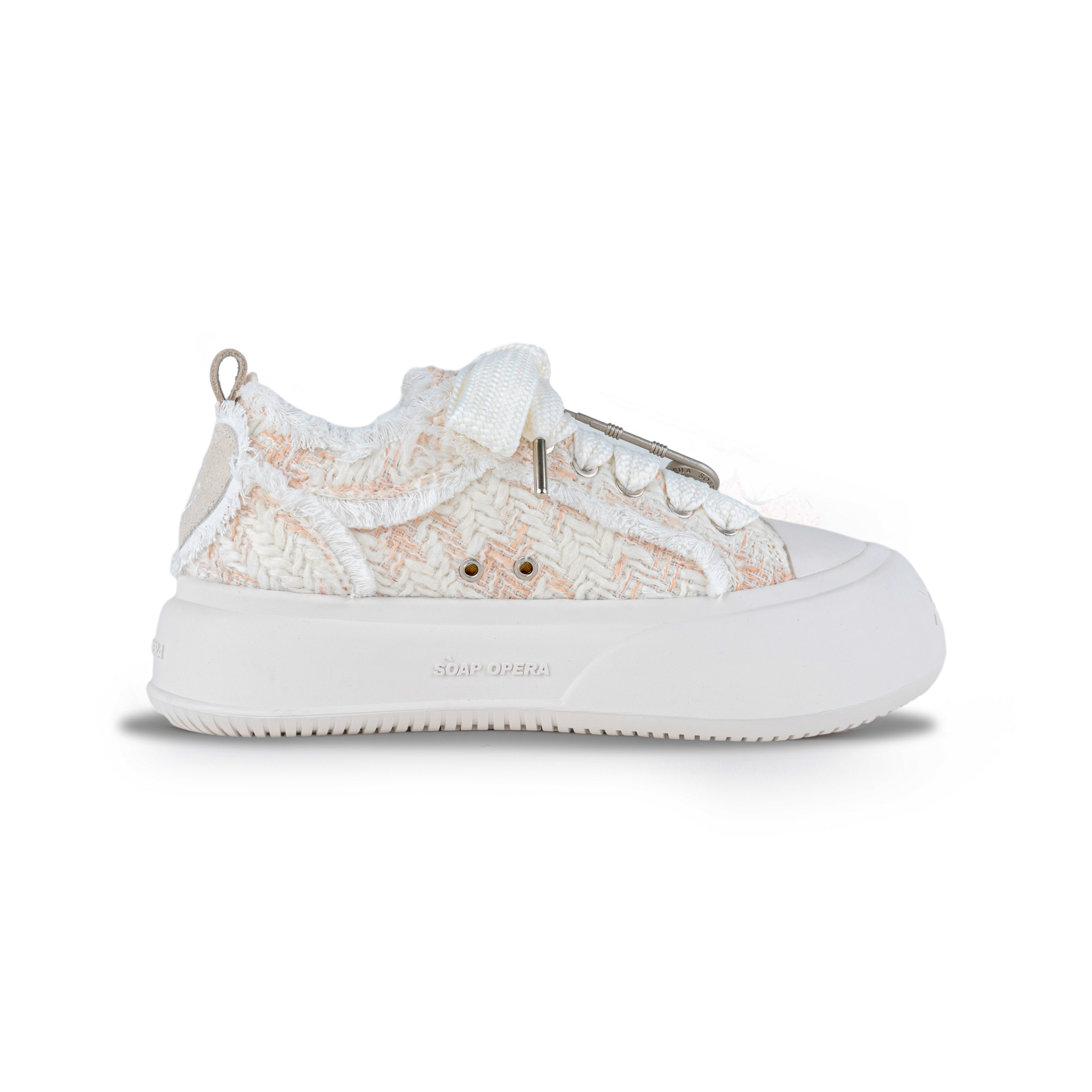 【代購】SOAP OPERA Fluffy Series Anti Slip And Wear Resistant Height Increasing Low Top Canvas Shoes Unisex White