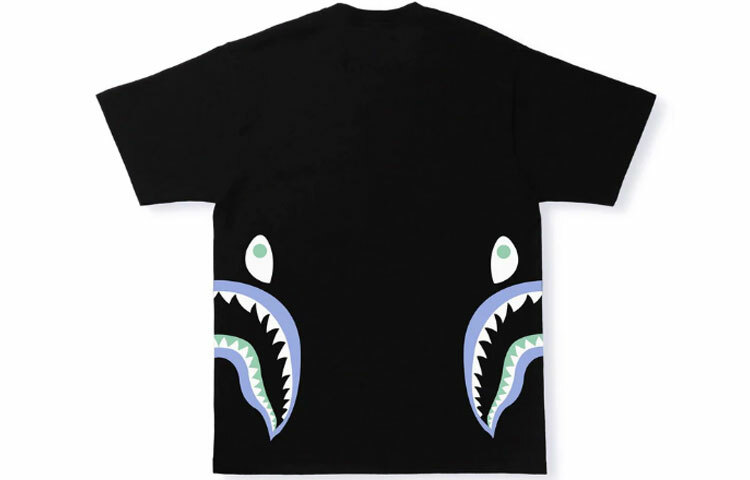 【代購】A BATHING APE Text Code Camo Side Shark Tee