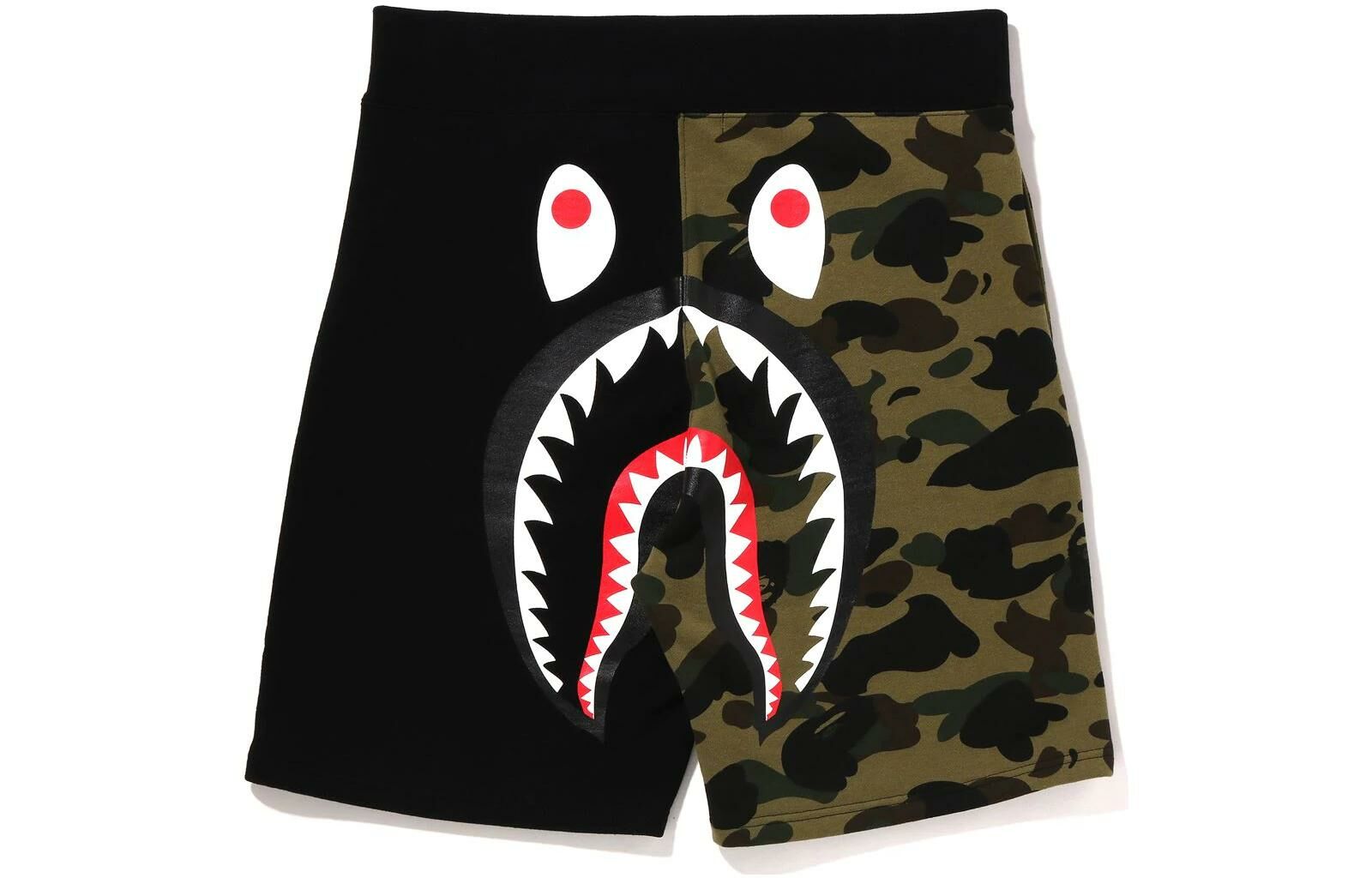 【代購】A BATHING APE 1st Camo Back Shark Sweat Shorts
