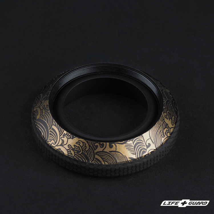 LIFE+GUARD 鏡頭貼膜安裝示意，適用 Nikon Z DX 24mm F1.7 遮光罩貼膜