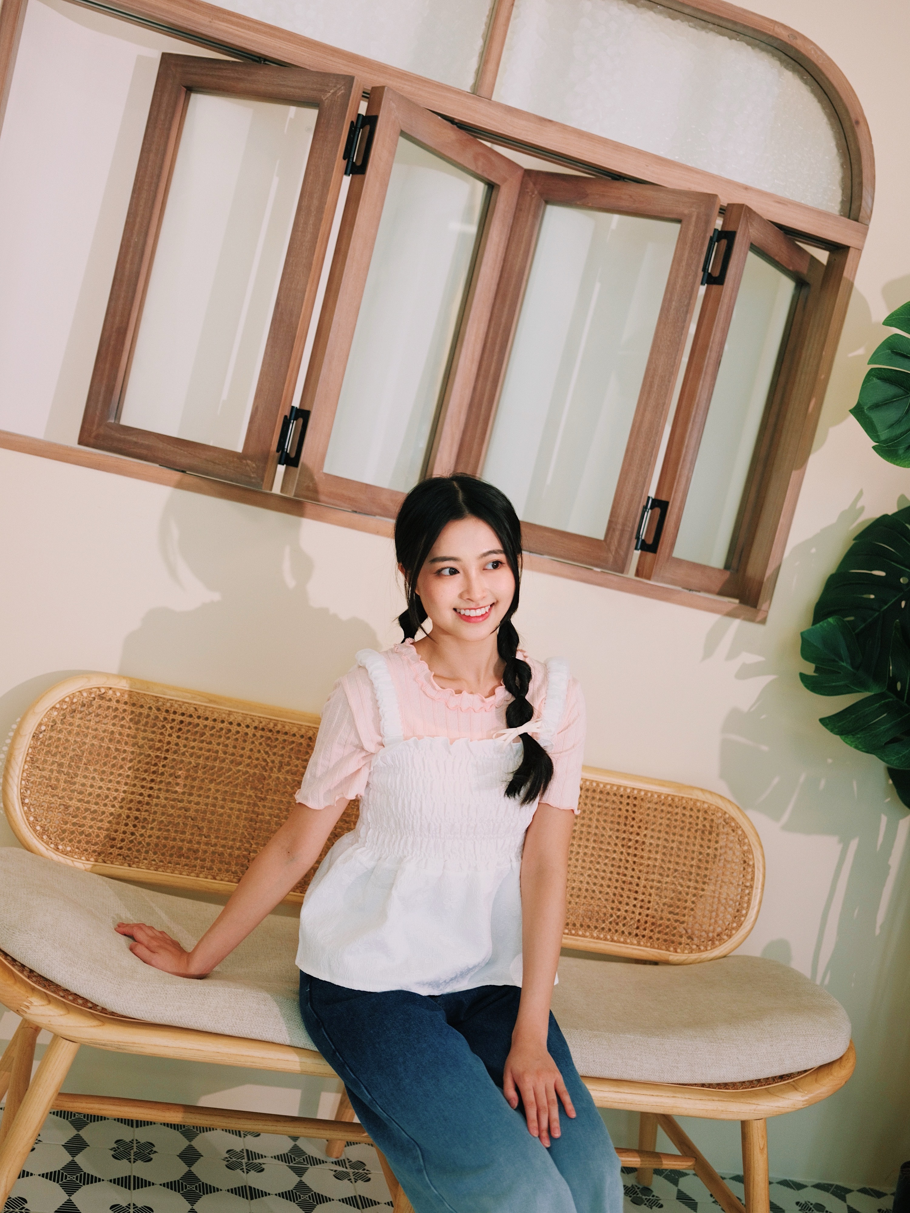 兩色 / 光澤感壓花短款馬甲/ Glossy Embossed Short Vest