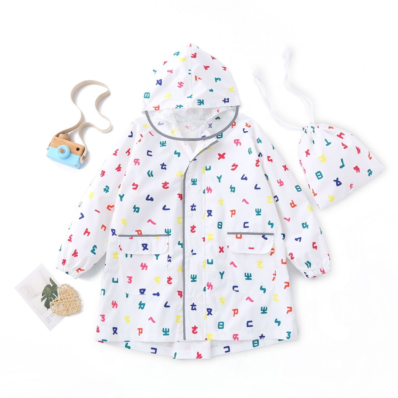 滿版字母雨衣