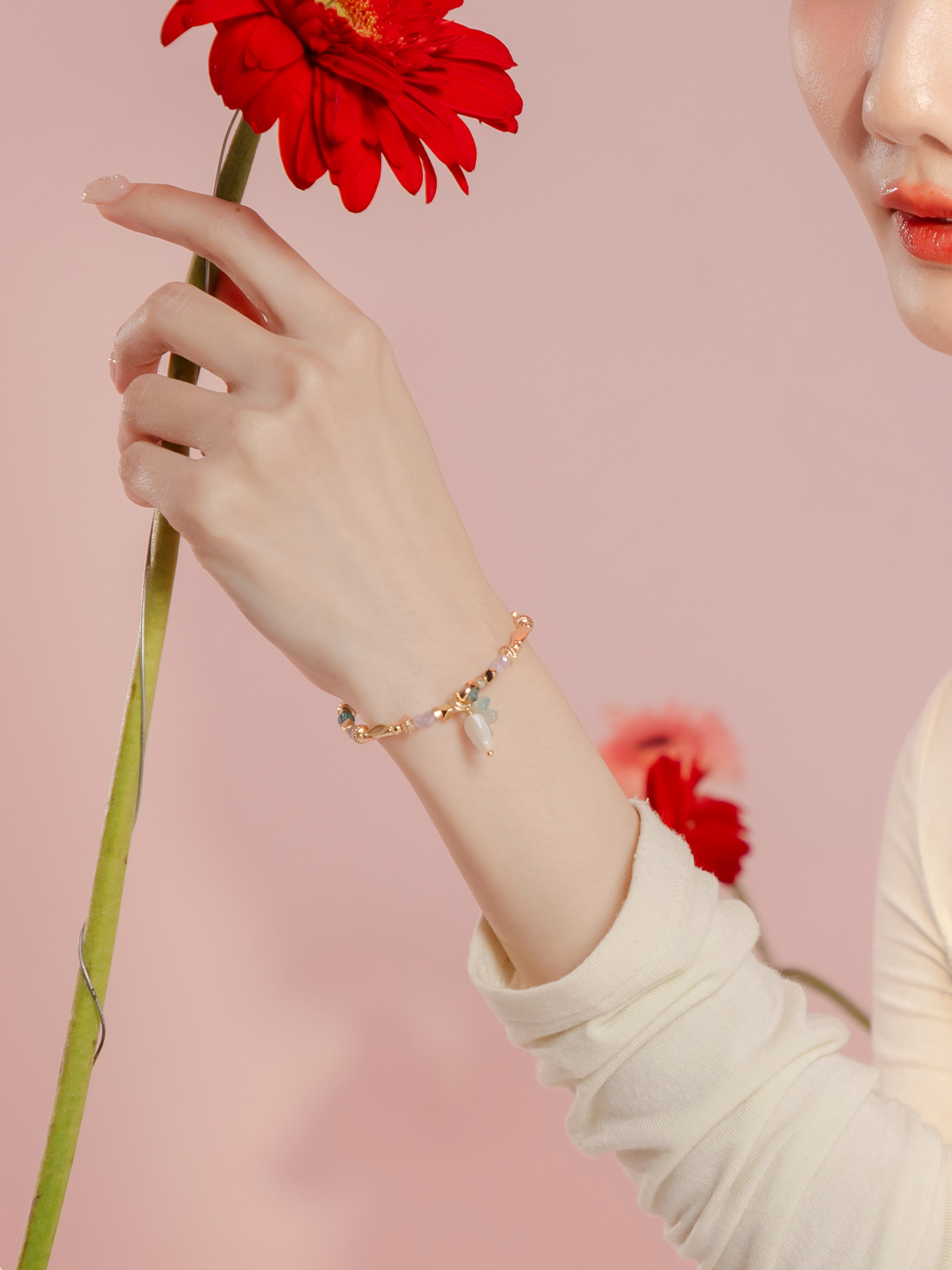 幻彩軟糖。MUCHAT手作14KGP天然貝殼透彩花葉手鍊