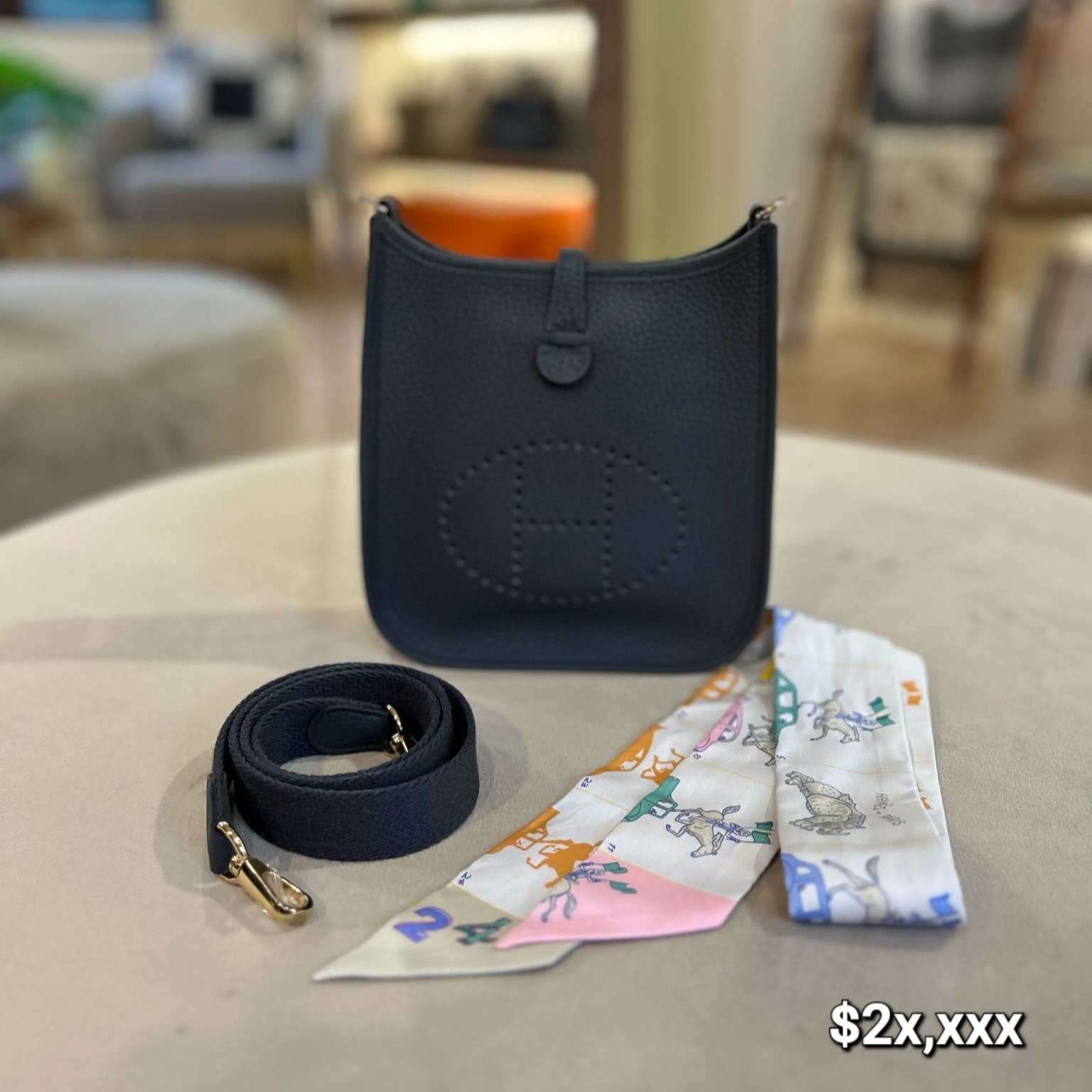 Hermes Mini Evelyne  Gris misty GHW HK$2x,xxx 詳情請PM我哋 (HK$2,000 訂金)