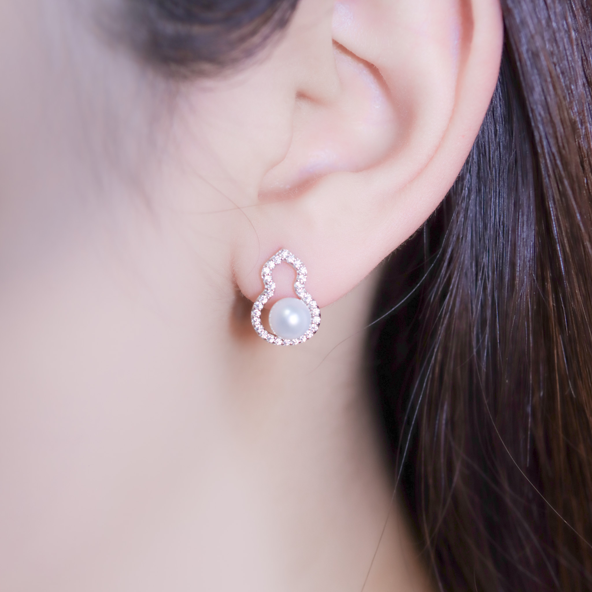 | 925純銀・厚鍍白金・珍珠  | 珍貴吸財小葫蘆耳環 | EA0968 |