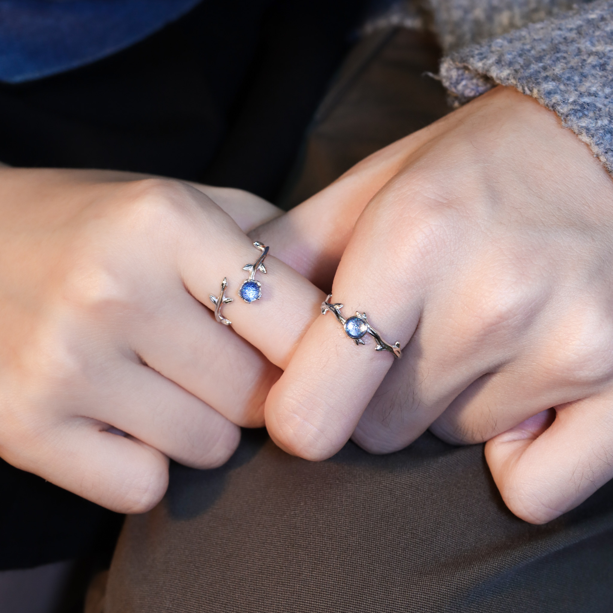 | 925純銀・ 厚鍍白金・琉璃 | 漫藍愛意蔓延情侶戒指（男款/女款） | RI0852 |