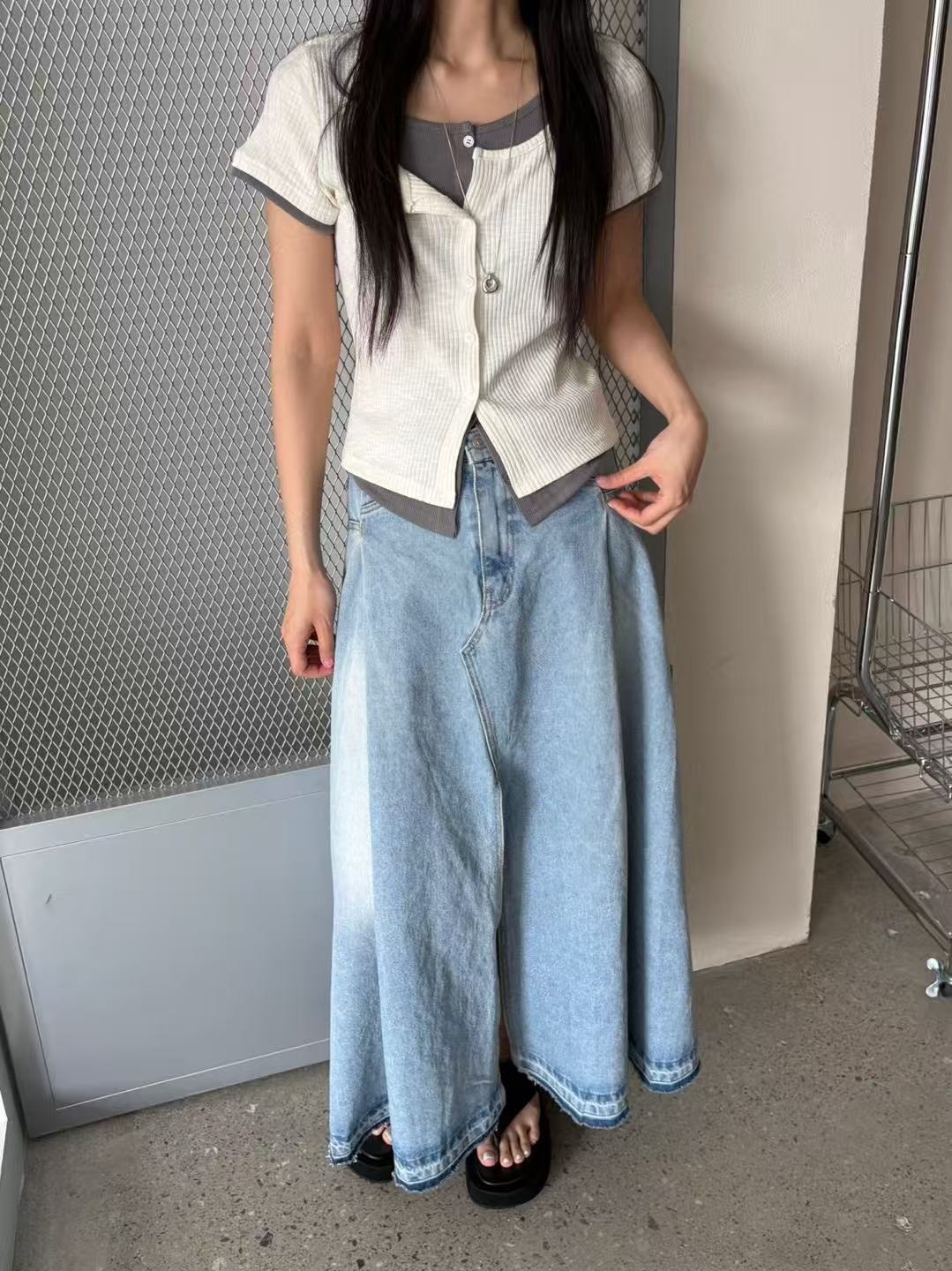 假兩件鈕扣收腰上衣(白/黑)