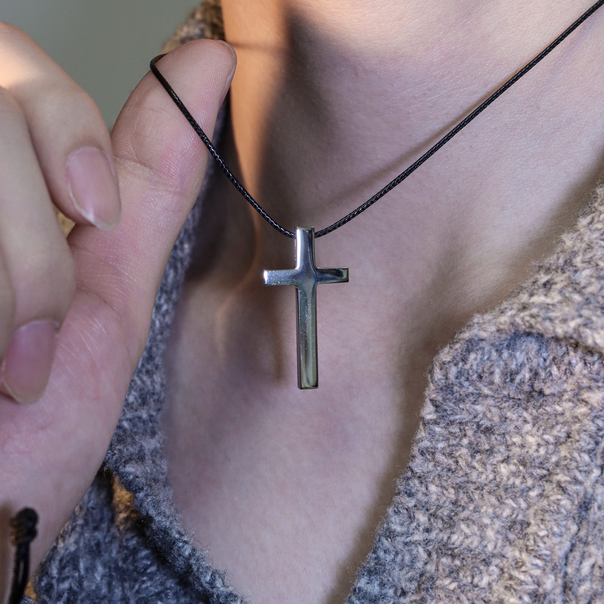 | 925純銀・厚鍍白金 | 堅定的相信情侶項鍊 (男裝 / 女裝 ) | NE1363 |