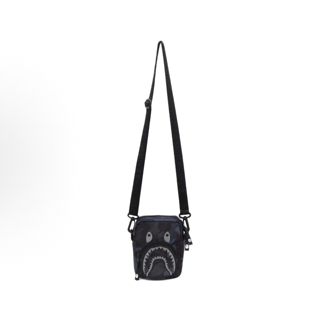 MASTERMIND X A BATHING APE BAPE SKULL CAMO MINI BAG 骷髏 鯊魚 聯名 反光 雙面 肩背包-1L23190903