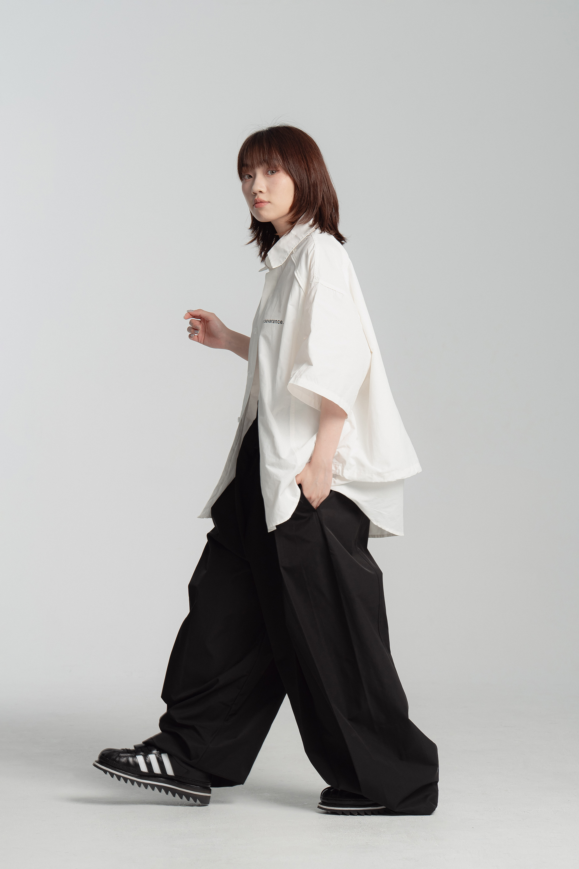 個性寬鬆層次縮口短襯 3色