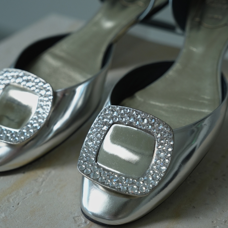 RV 銀底滿鑽方釦平底鞋 39號