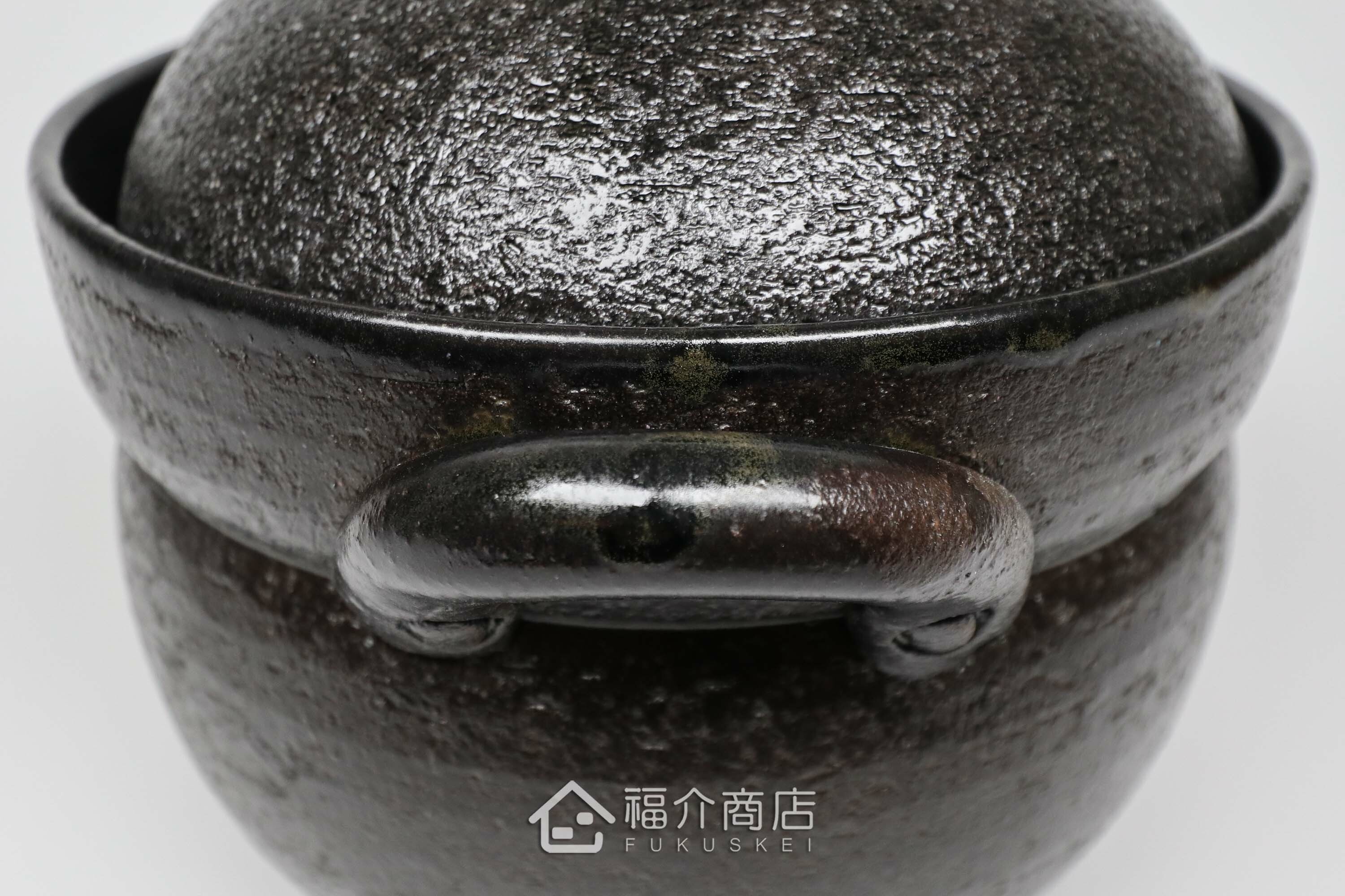 煮飯用陶瓷材質的飯鍋