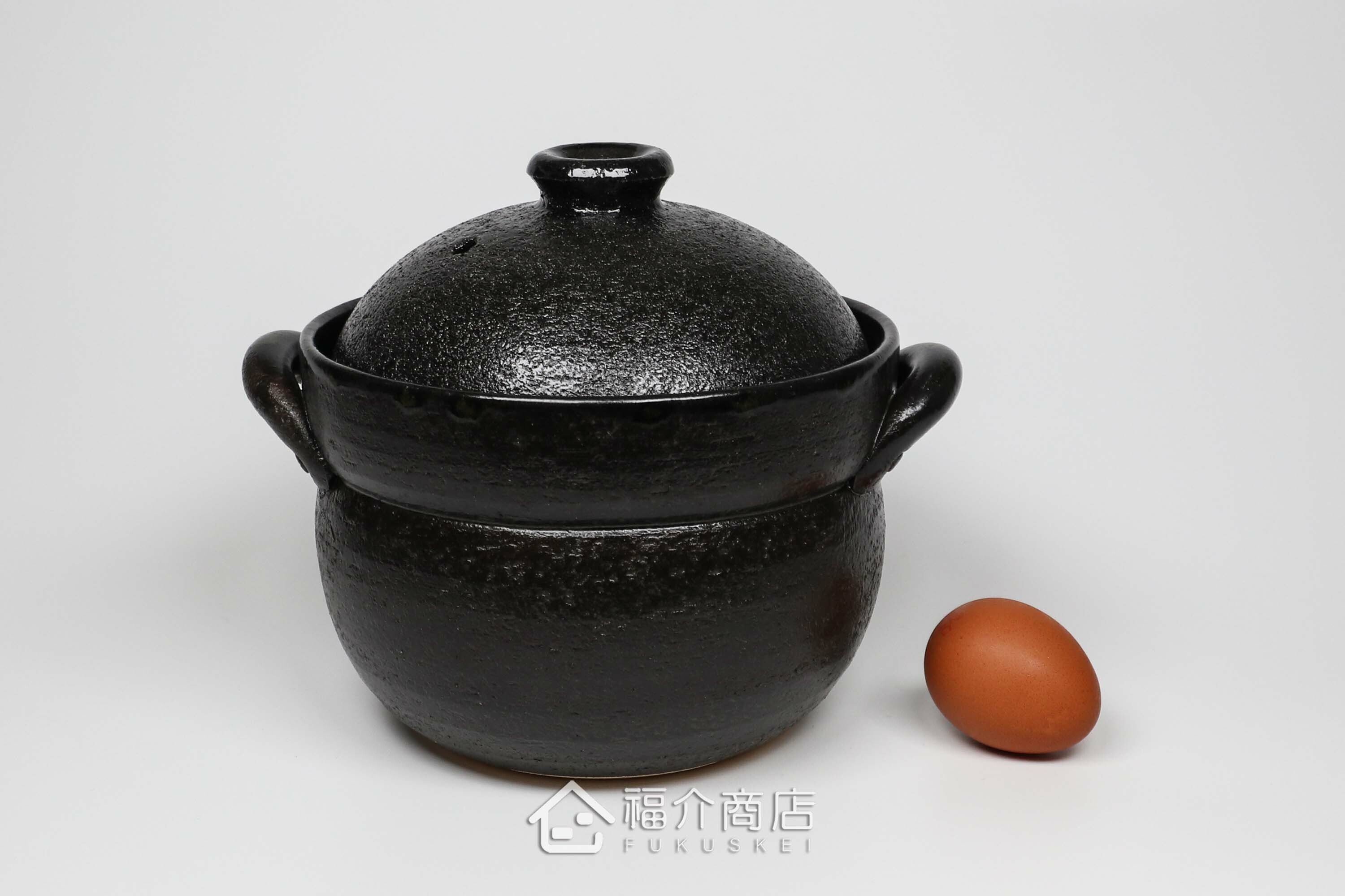 煮飯用陶瓷材質的飯鍋與土雞蛋