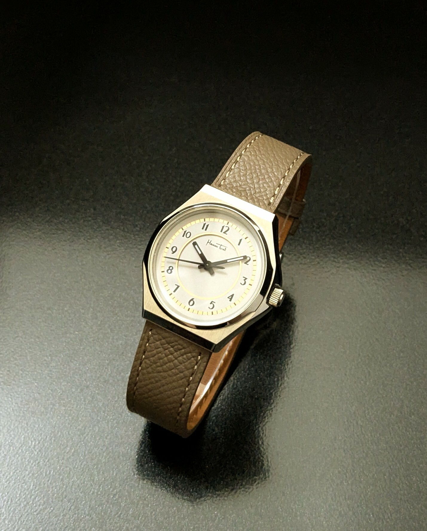 Broadway 35 Dawnlight (Arabic Numerals)