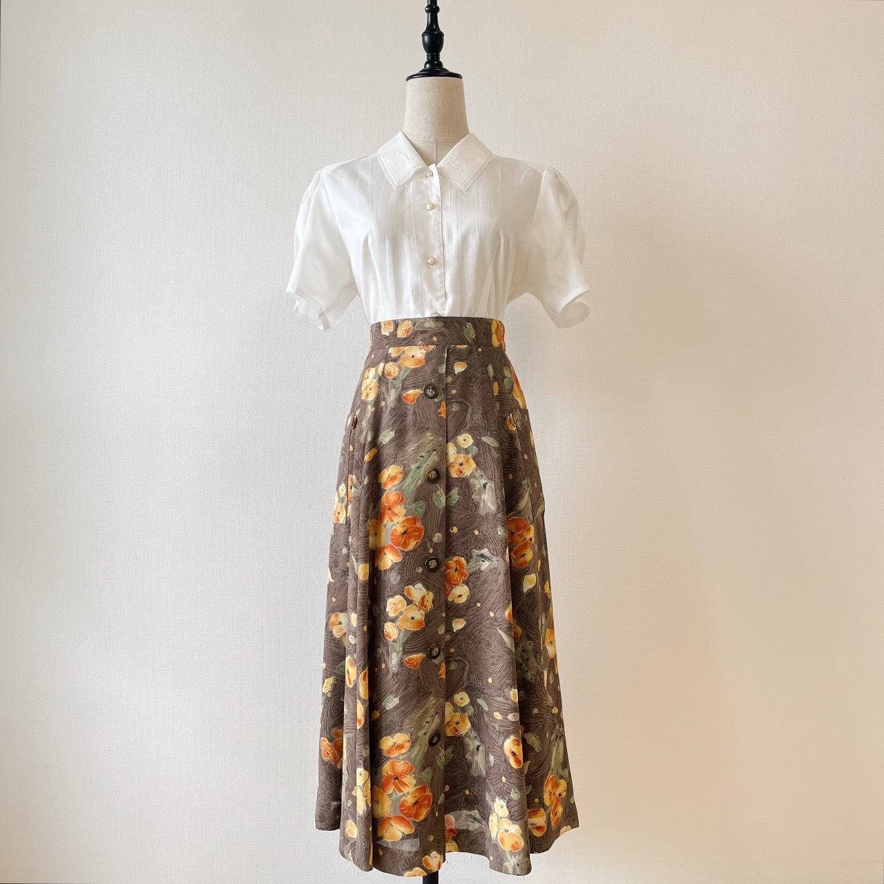 日本製淺啡色大花半身裙