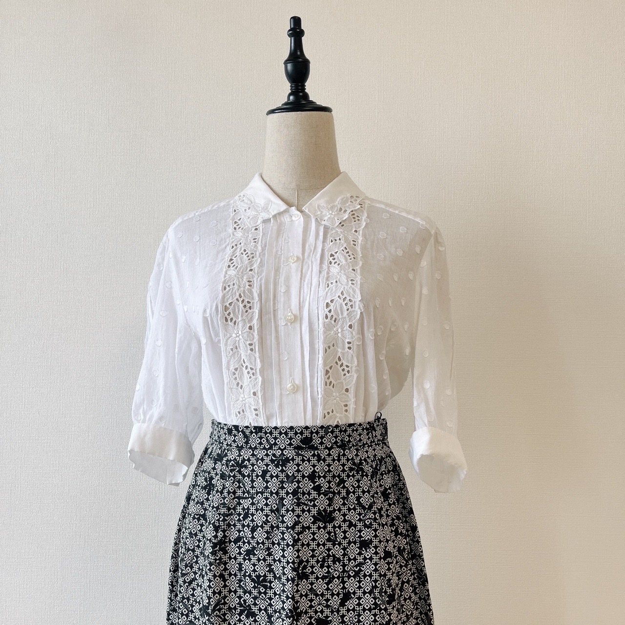 白色綿質刺繡古著上衣