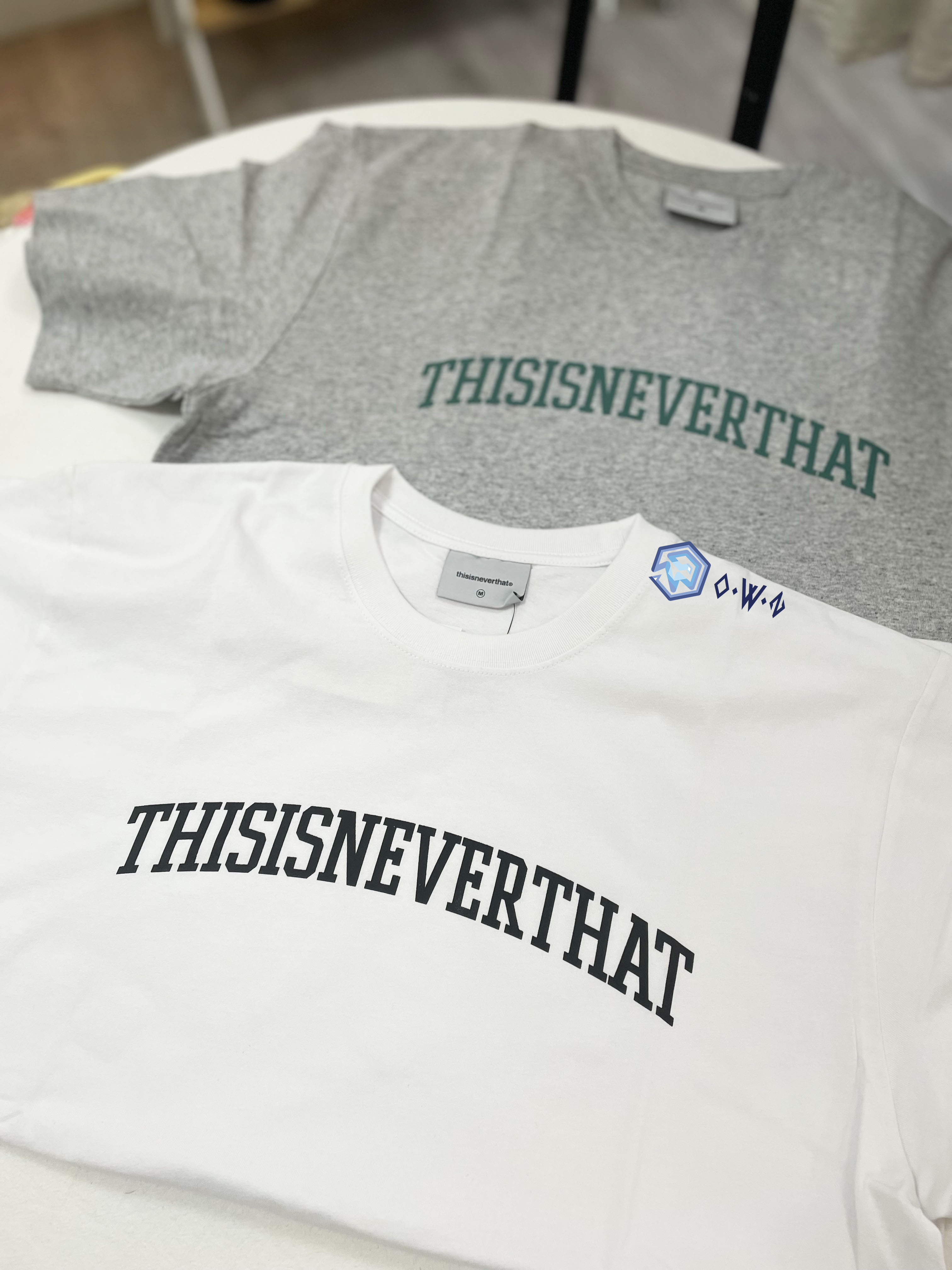 【OWN】Thisisneverthat 短袖上衣 拱形 經典字樣 不分男女 黑色 白色 灰色 TN240TTSST04