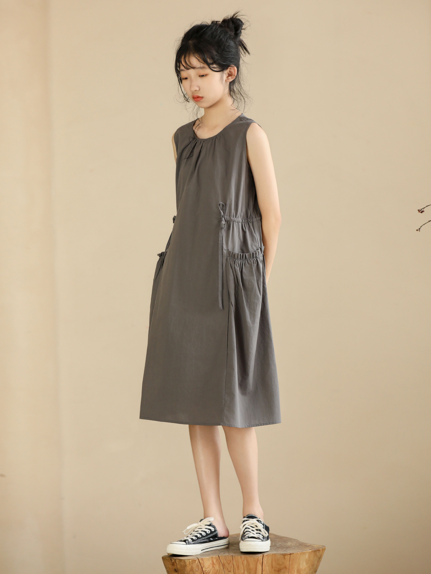 高級灰大口袋連衣裙