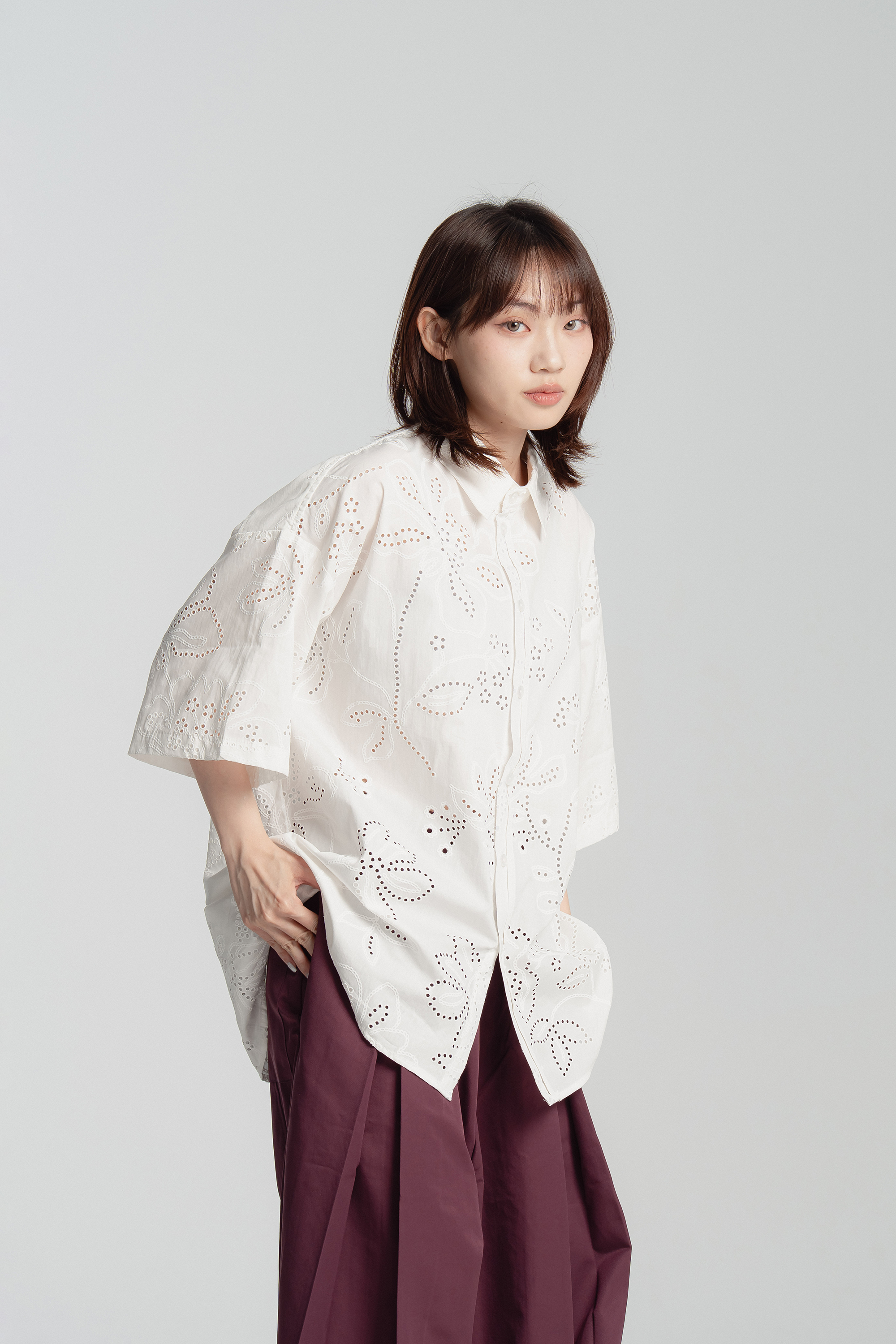 日感簍空花紋短袖襯衫 2色