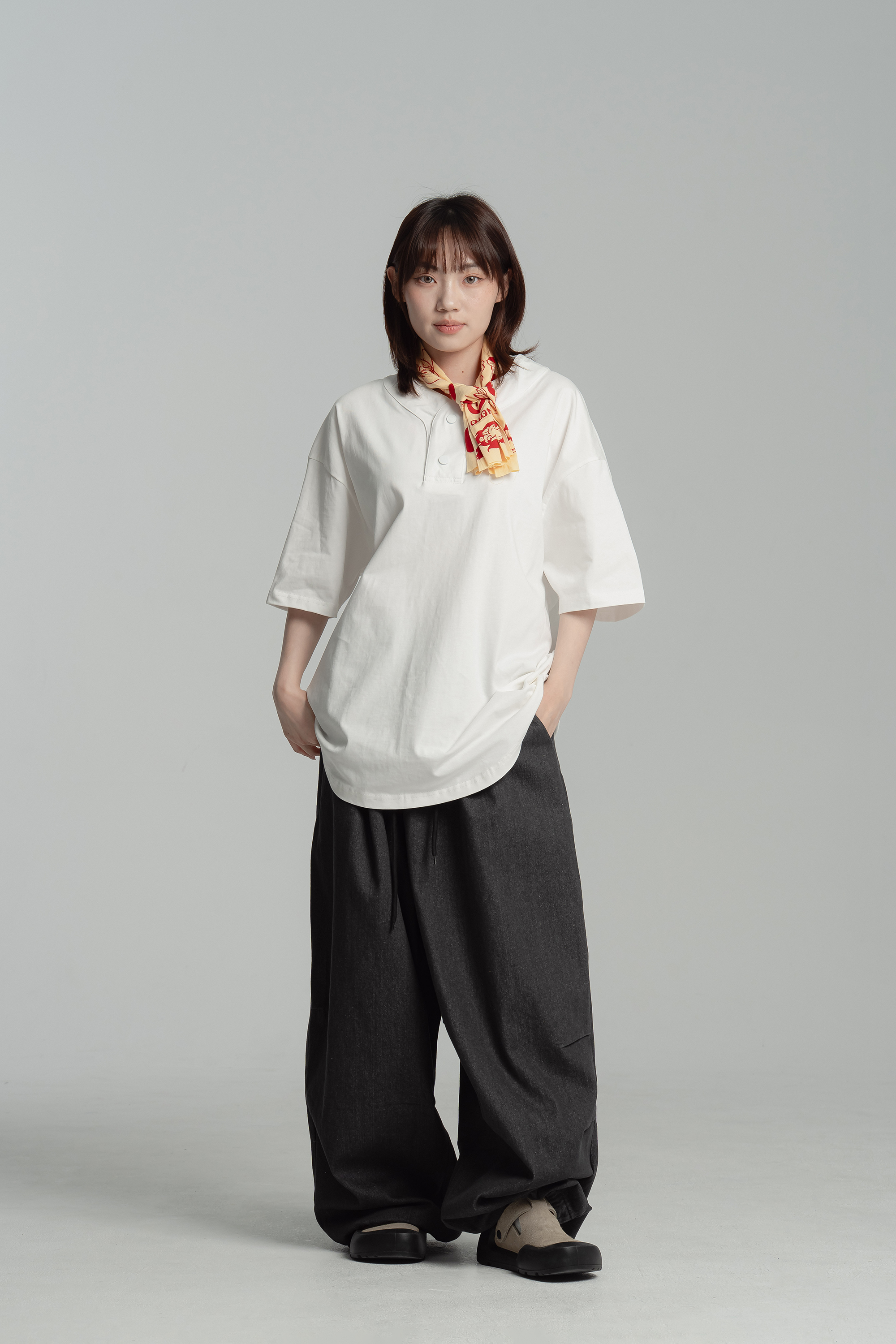 \CHINGKOO/ 無領壓釦短t 2色