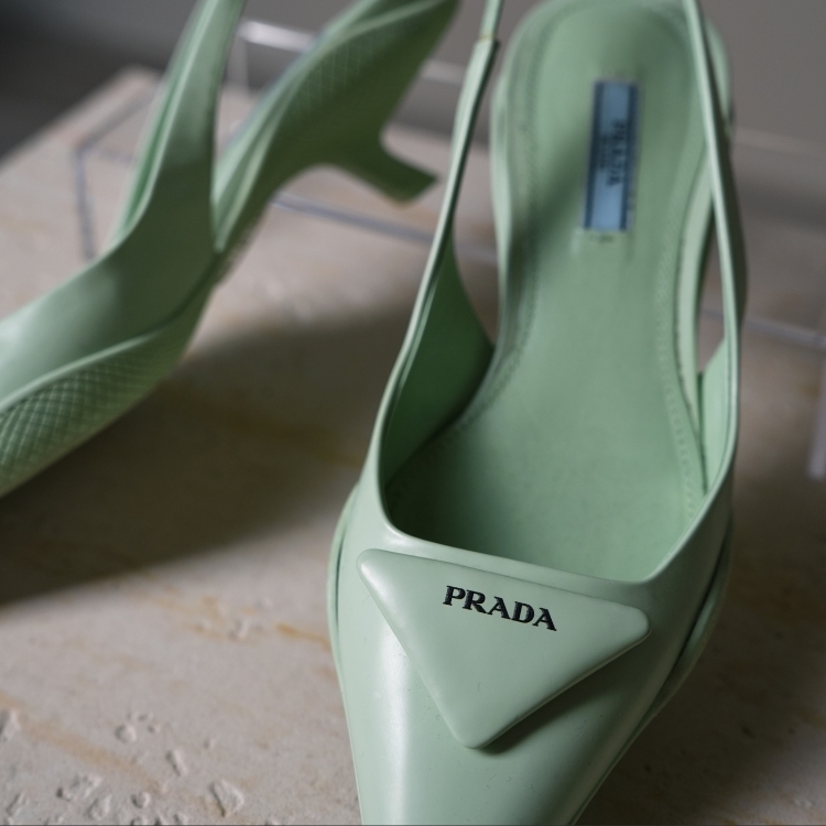 Prada 綠色尖頭鞋 36號