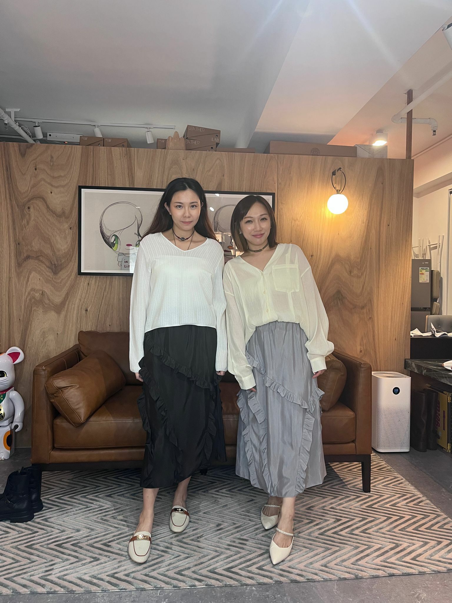 AB4017 V領休閒針織上衣 - 白色