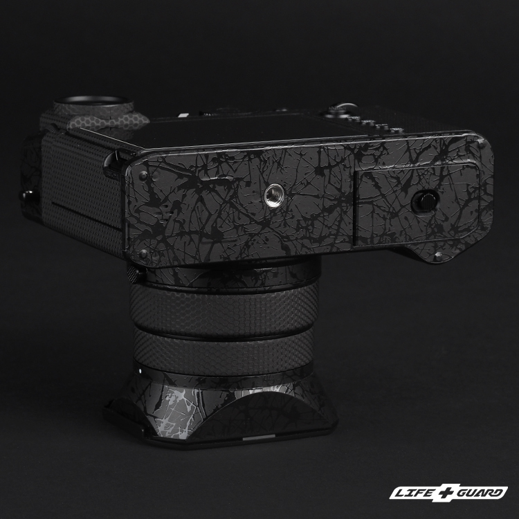 LIFE+GUARD FUJIFILM GFX100RF 貼膜底部展示圖，獨特塗層風格