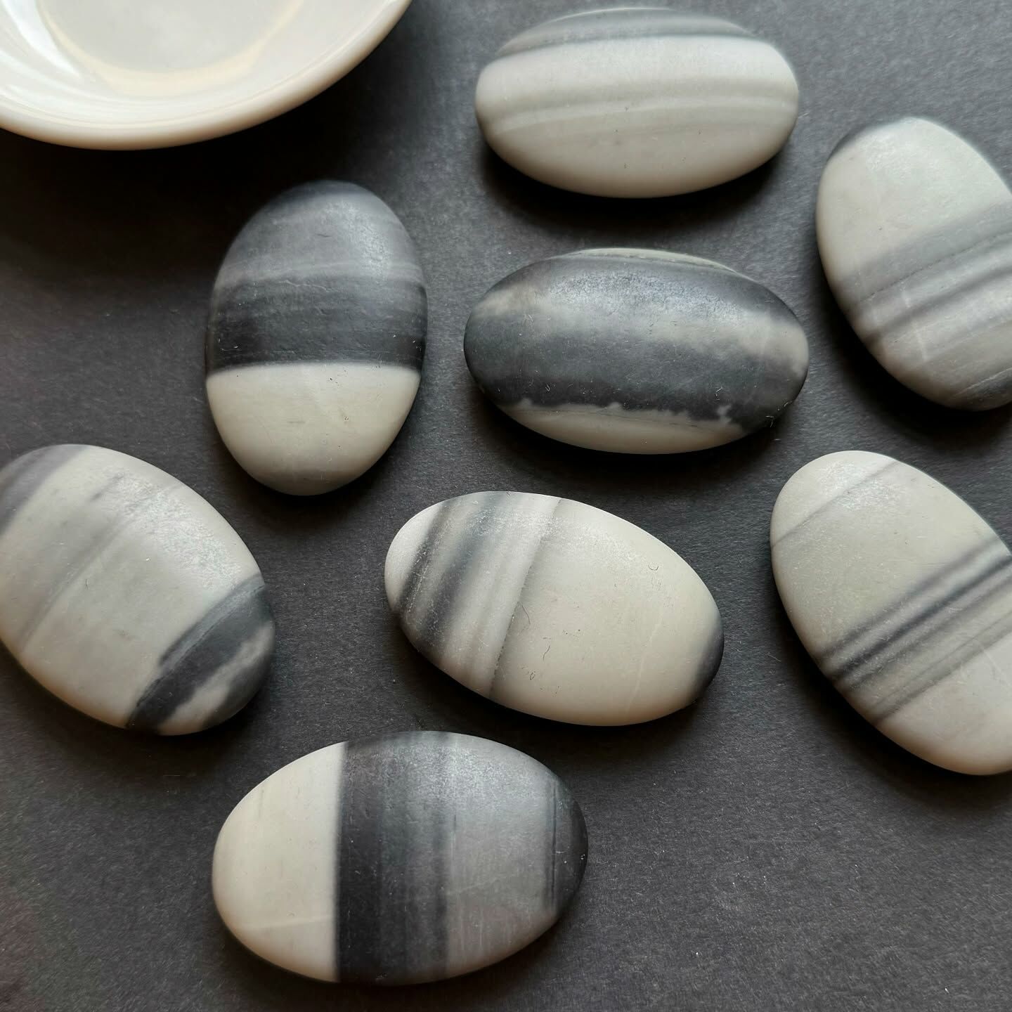 [原石] 太極石 養生石 水晶把玩