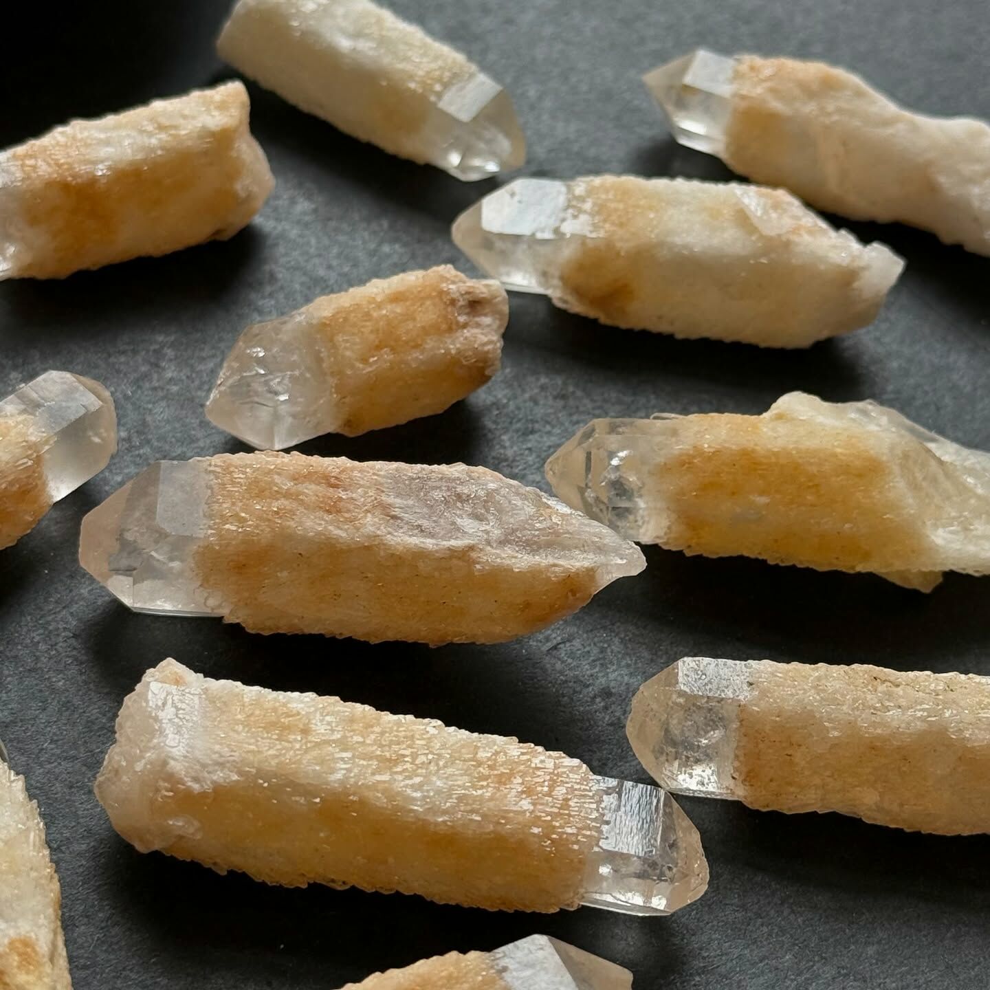 [原石] 蘿蔔晶簇