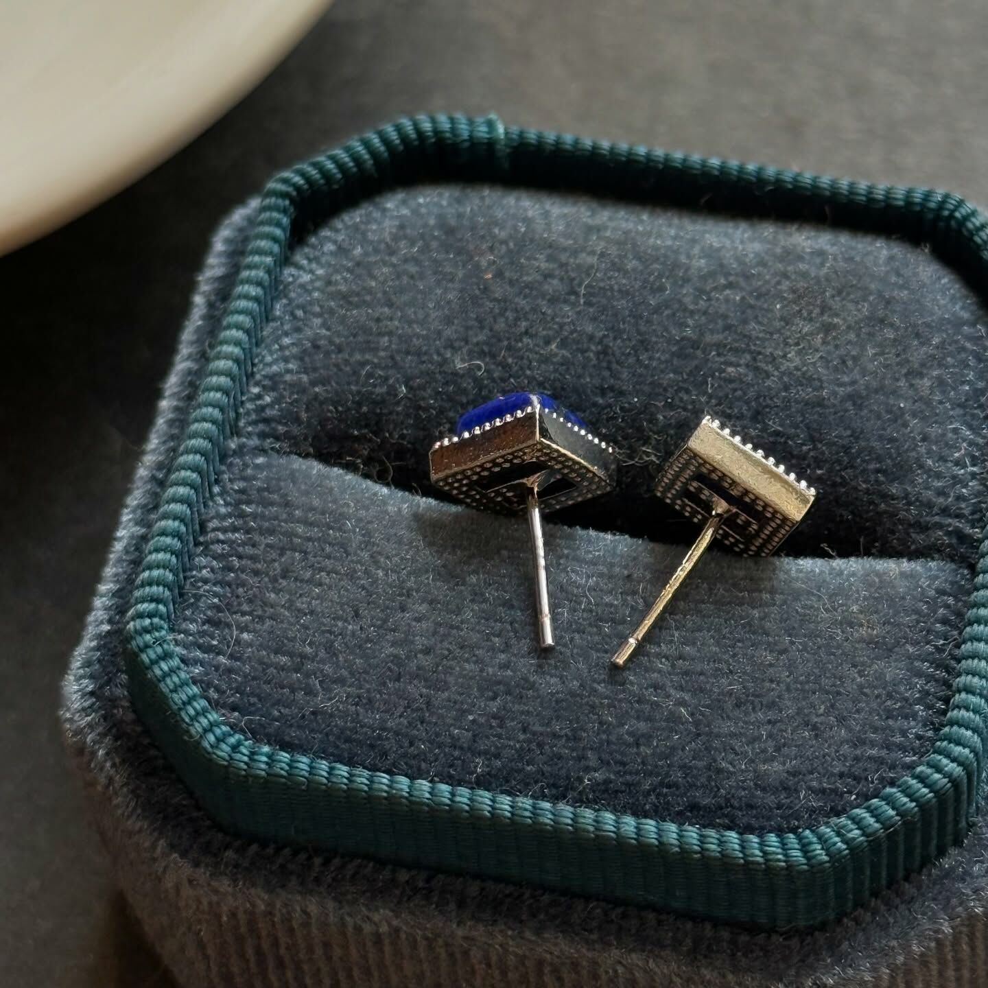 [原石] 青金石 925銀耳環