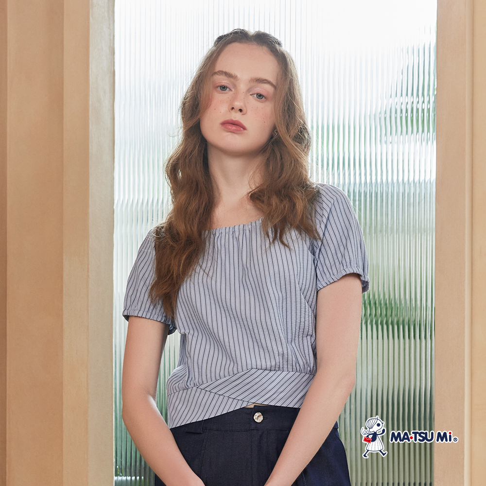 MA‧TSU Mi 優雅條紋鬆緊領後鏤空綁帶蝴蝶結上衣(白.水藍)