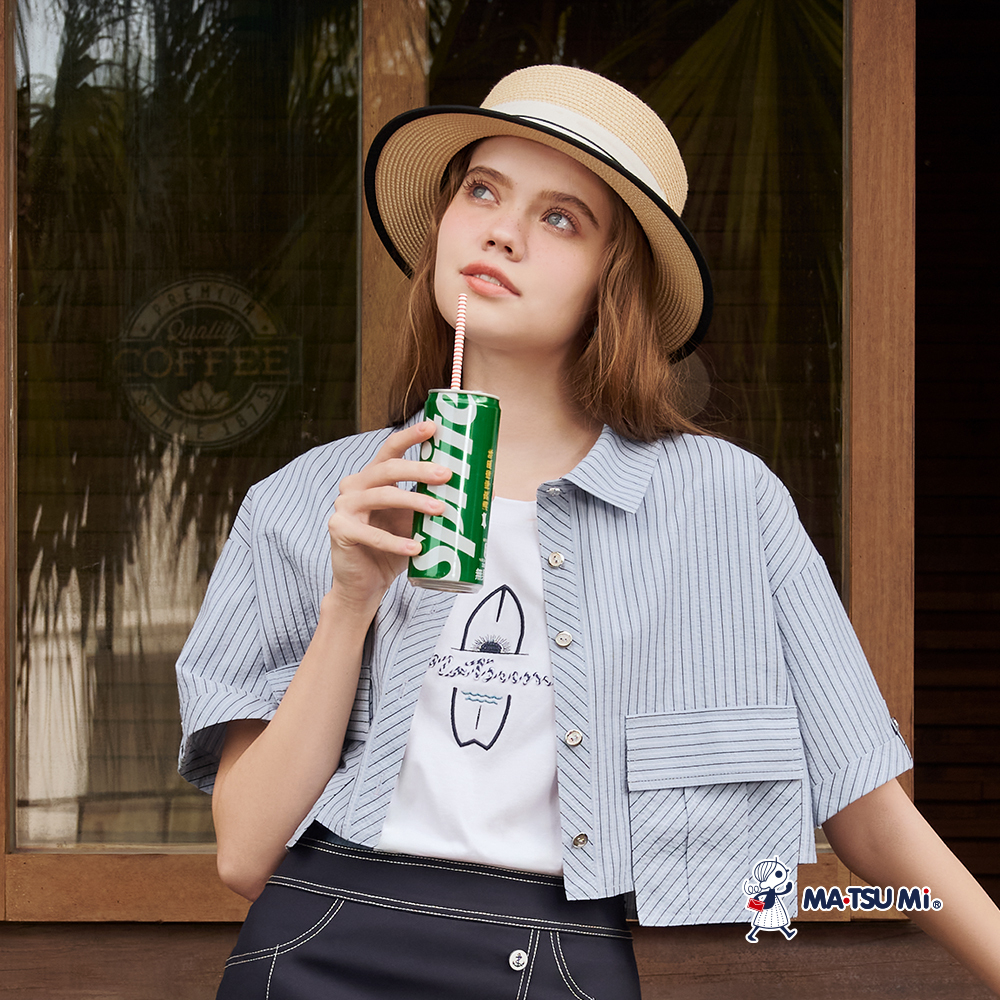 MA‧TSU Mi 仿牛仔撞色拼接繡花彈性上衣(白.深藍)